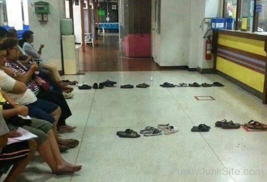 Queuing Theory in Thailand Funny Photo