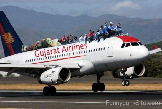 Gujarat Airlines-uyx323
